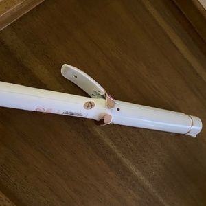 T3 SinglePass Curl Professional Curling Iron